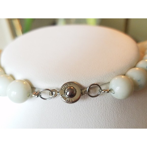 Teng Yue Tie Dye Marbled White with Blue Beaded Necklace - Picture 9 of 10